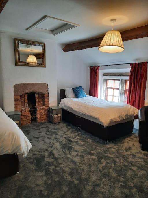 18Th-Century Three-Bedroom Mill Worker'S Cottage 클롬포드 외부 사진